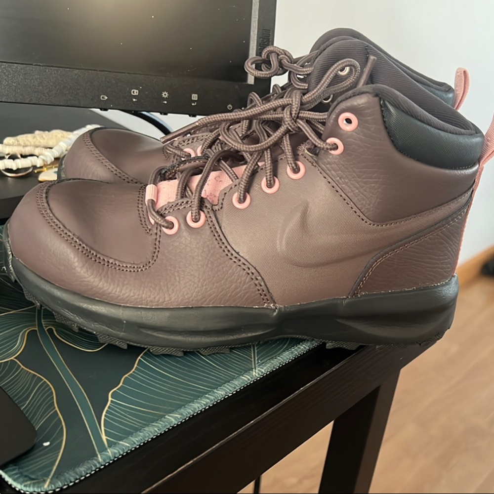 Nike Brown and Pink Athletic Shoes with Lace-Up Design